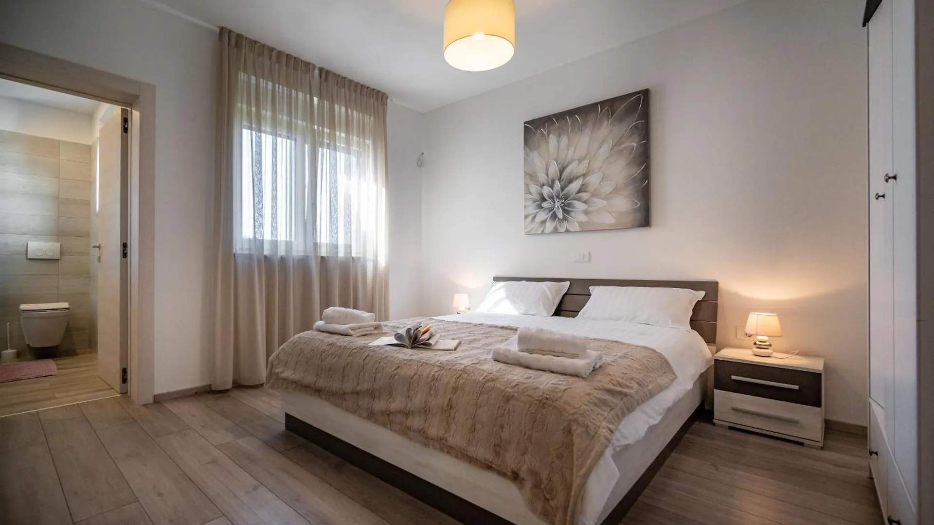 Villa Luen Near Pula With Large Garden And Private Pool For Families 0*,  Κροατία